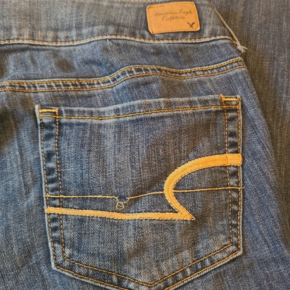 *SOLD* American Eagle Womens 12 Short Artist Stretch Bootcut Blue Jeans Denim - Picture 4 of 10